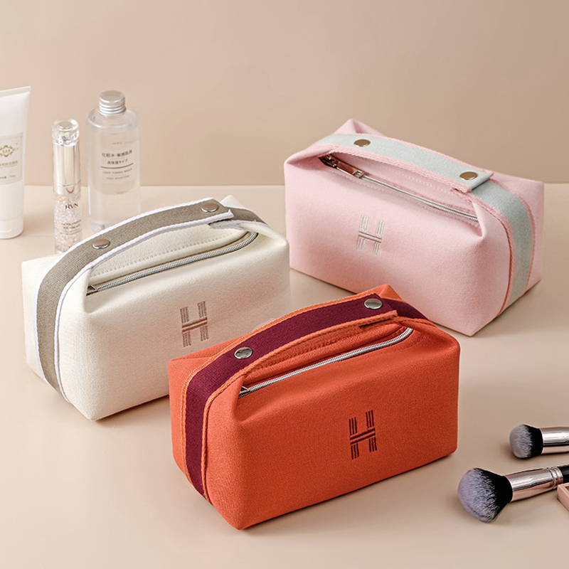 간단한 방수 캔버스 메이크업 파우치 패션 2021 새로운 화장품 가방 여성 메이크업 주최 세면 용품 가방 여행 화장품 가방